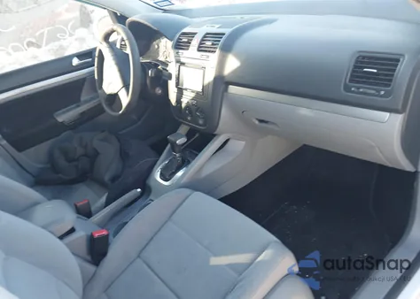 2007 Volkswagen Rabbit 4-Door z USA, uszkodzony, nr VIN WVWDR71K47W267309